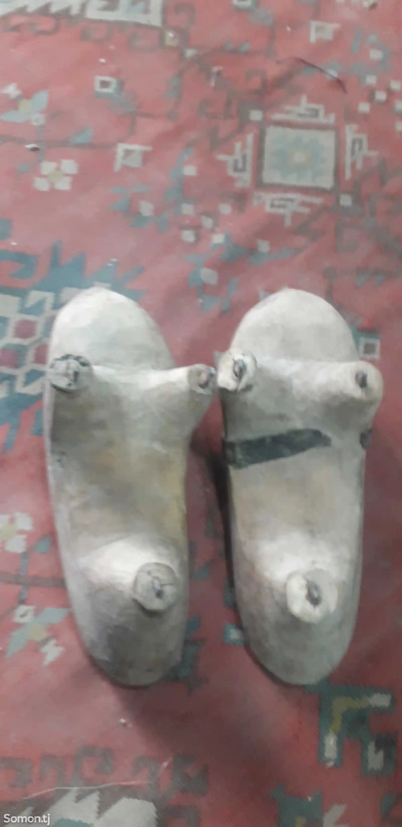 Стариная деревянная обувь-3