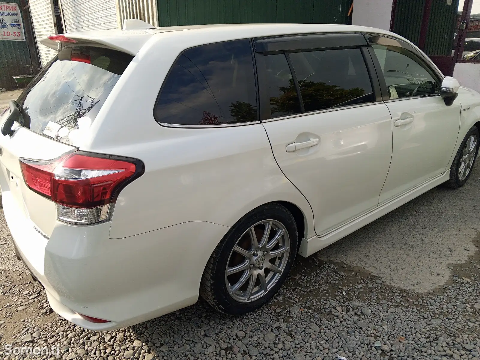 Toyota Fielder, 2015-2