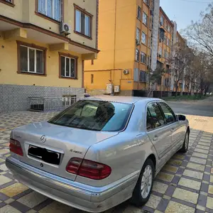 Mercedes-Benz E class, 2000