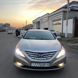 Hyundai Sonata, 2011