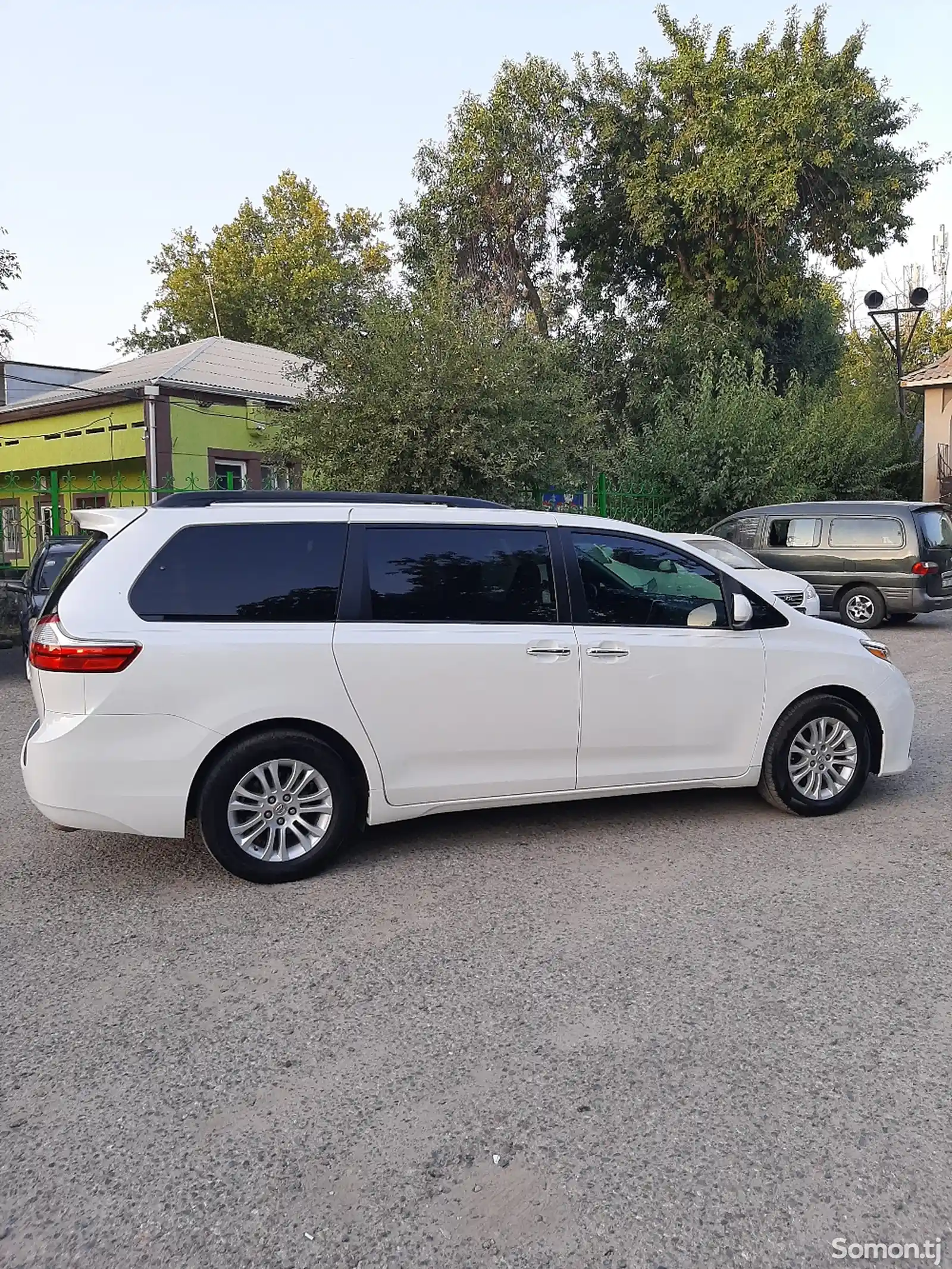 Toyota Sienna, 2015-8