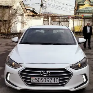 Hyundai Elantra, 2017