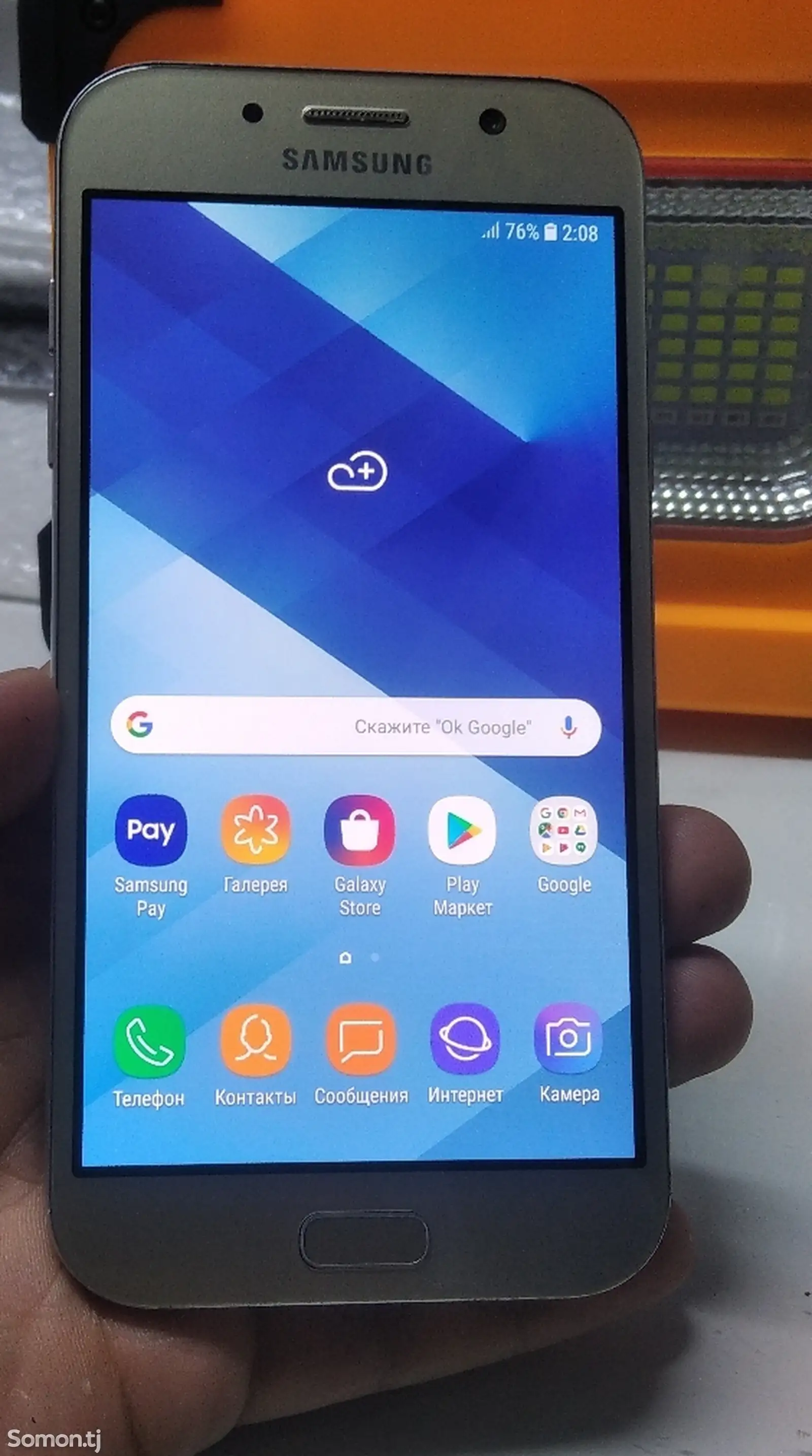 Samsung Galaxy A7 2017-1