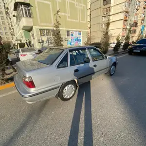 Daewoo Nexia, 1995