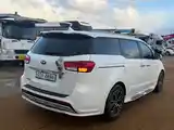 Kia Carnival, 2015-6