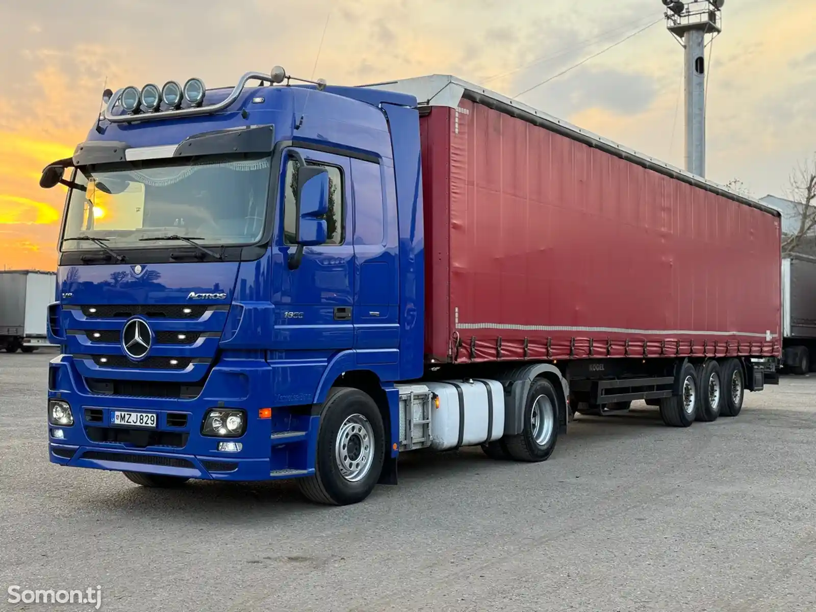 Седельный тягач Mercedes-Benz Actros V8 Avtomat Retarder, 2012-2