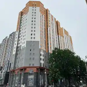 3-комн. квартира, 19 этаж, 132 м², Спартак