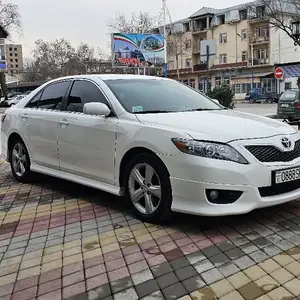 Toyota Camry, 2011