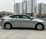 Hyundai Elantra, 2017-4