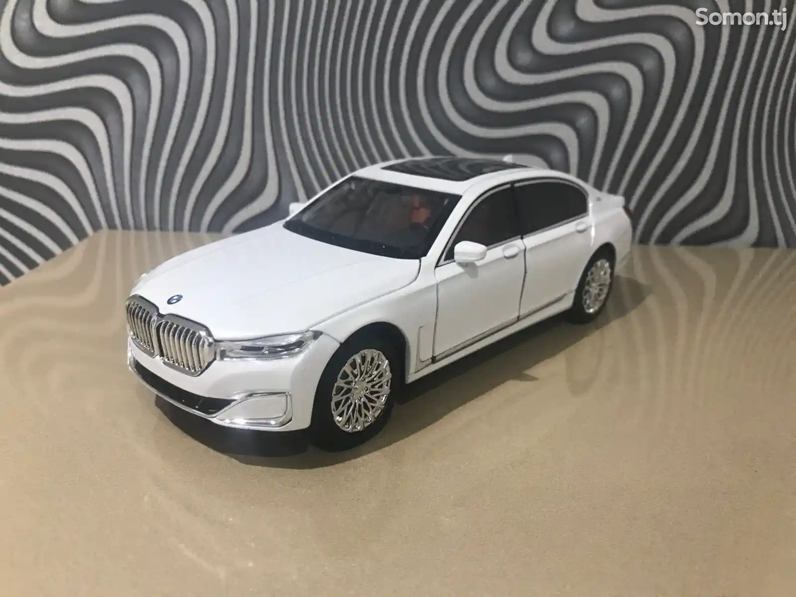 Коллекционная машинка BMW 7-1