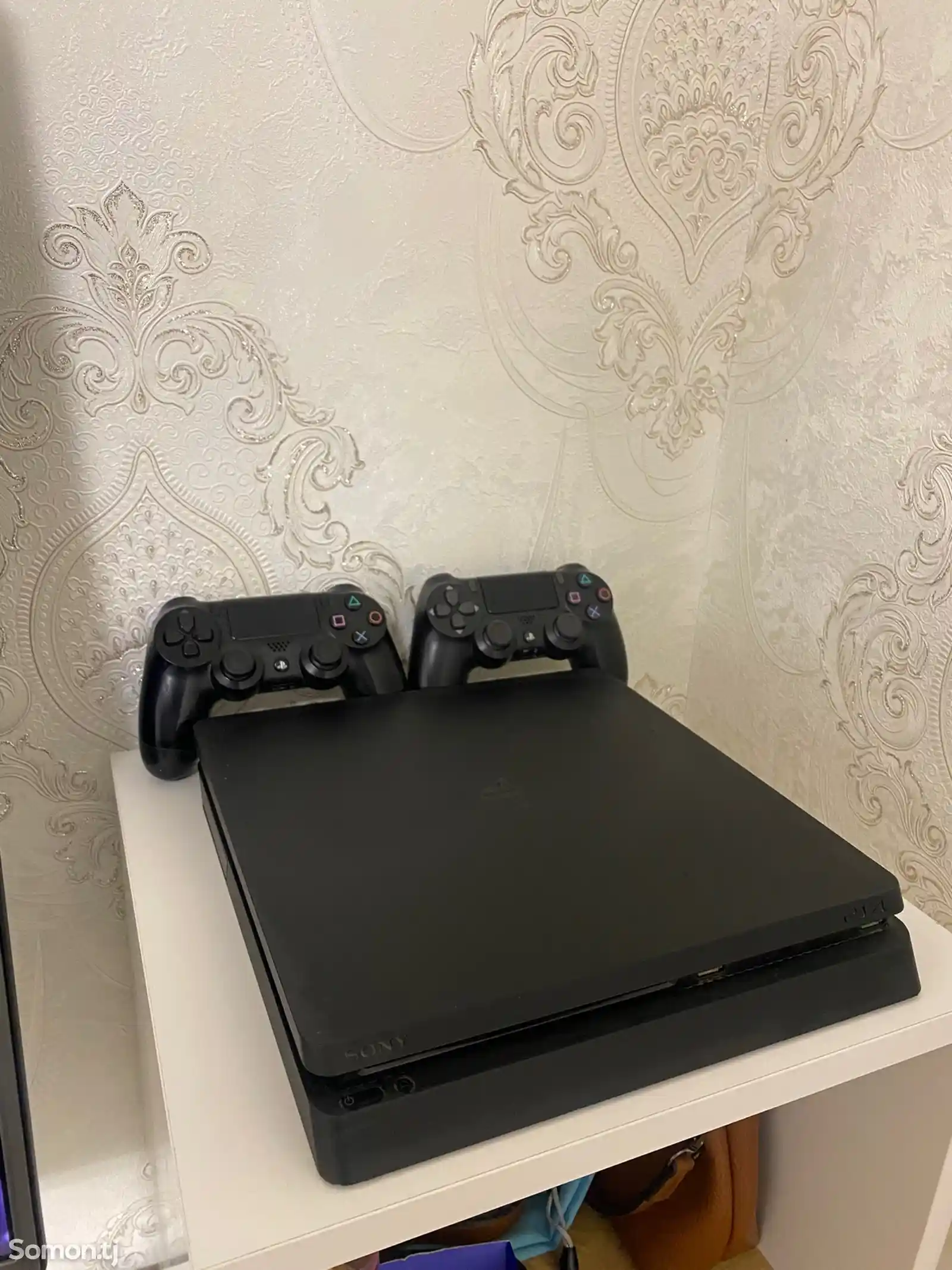 Игровая приставка Sony Playstation 4 slim-1