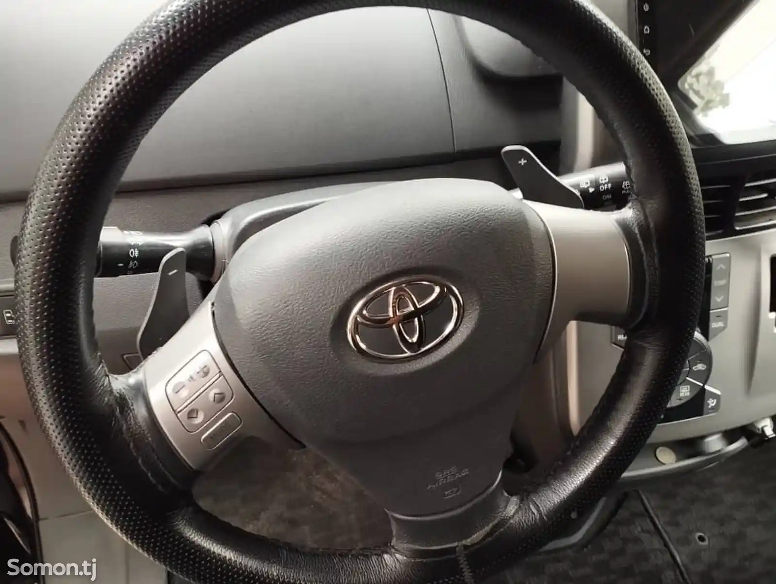 Toyota Voxy, 2009-8
