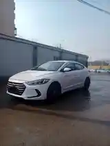 Hyundai Avante, 2017-3