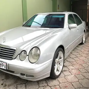 Mercedes-Benz E class, 2001