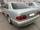 Mercedes-Benz E class, 2001-4