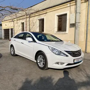 Hyundai Sonata, 2011