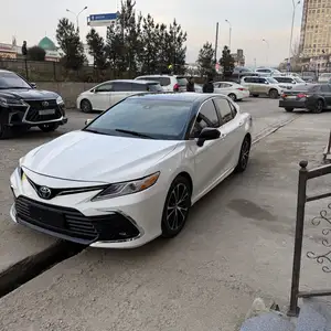 Toyota Camry, 2019