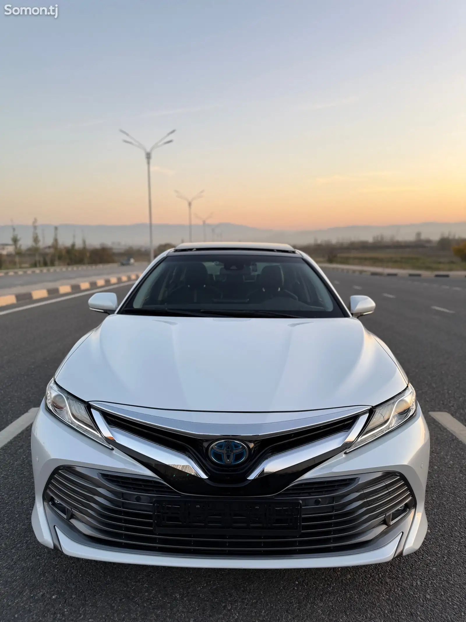 Toyota Camry, 2019-1