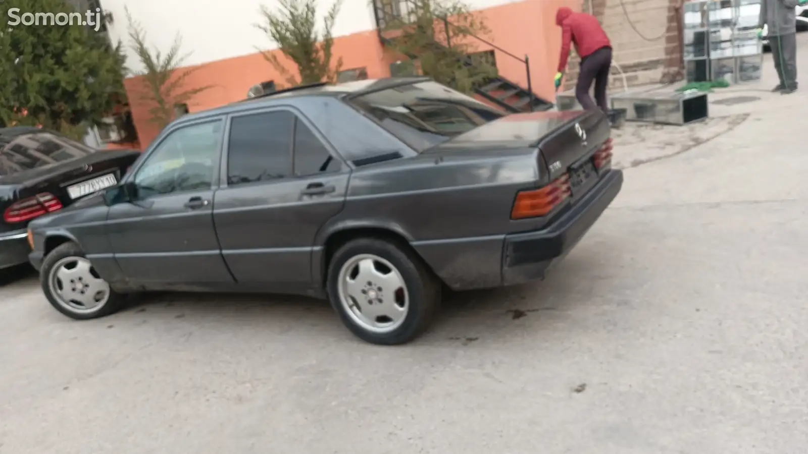 Mercedes-Benz W124, 1990-1