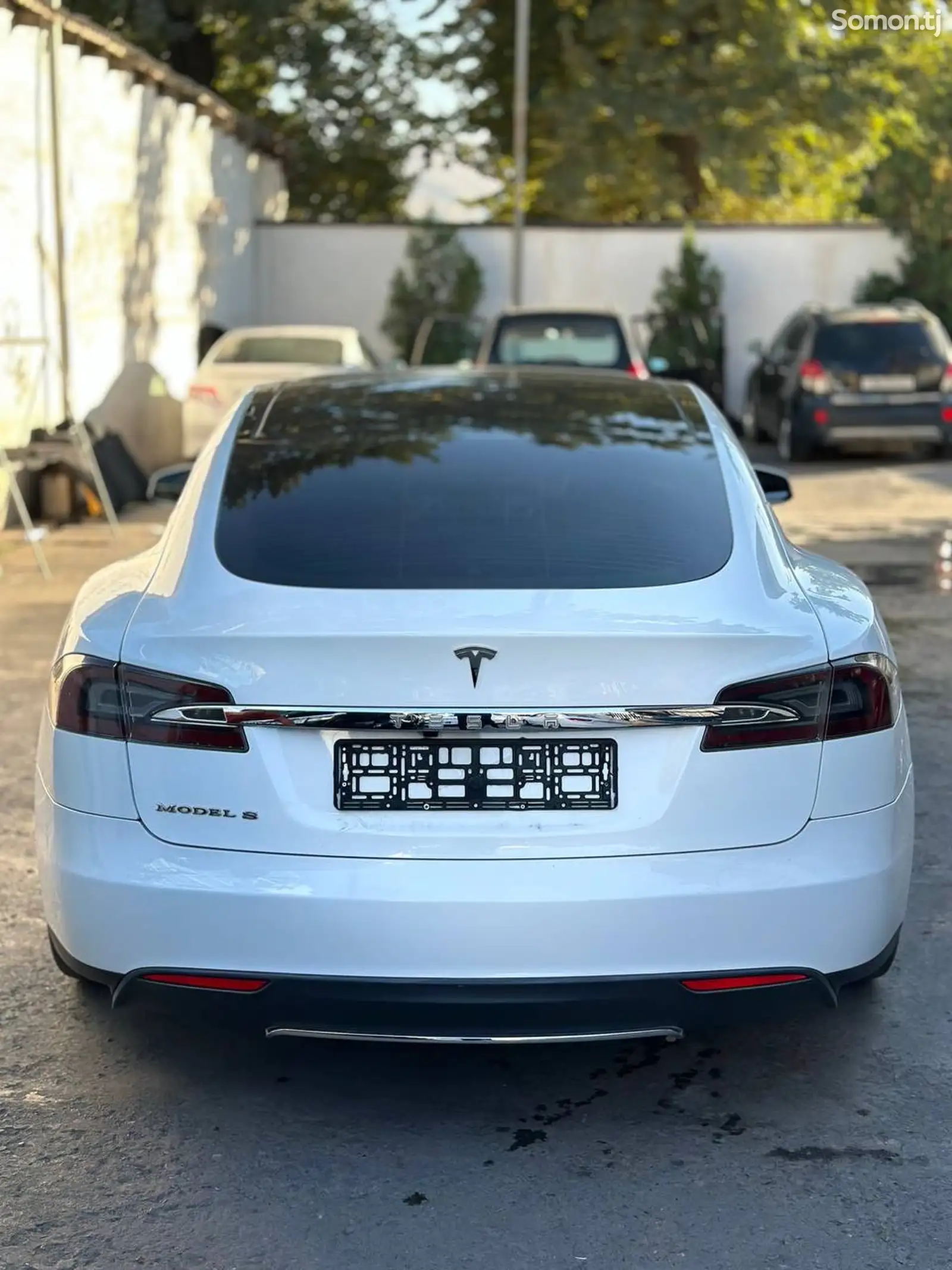 Tesla Model S, 2013-9