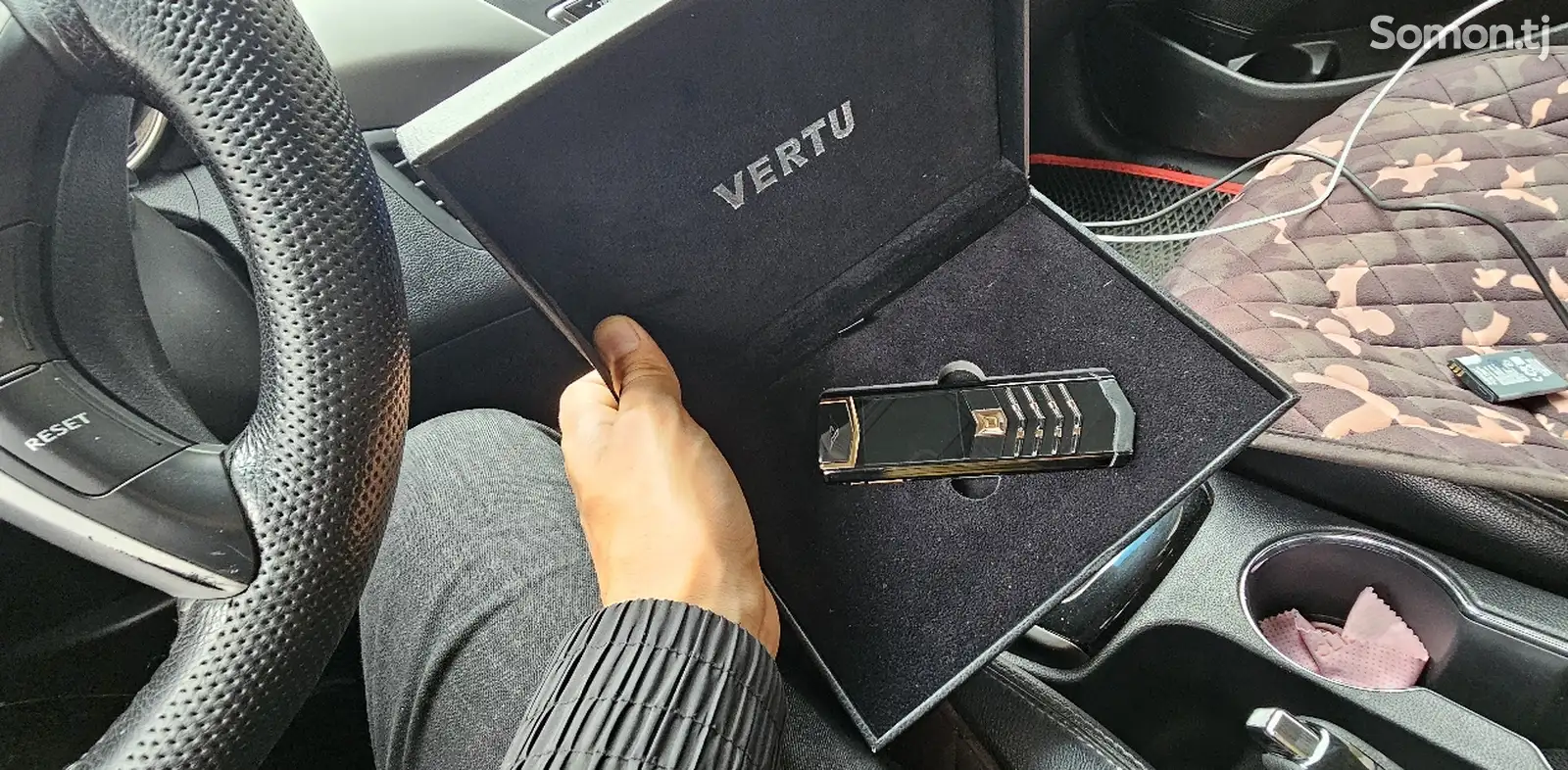 Телефон Vertu-1