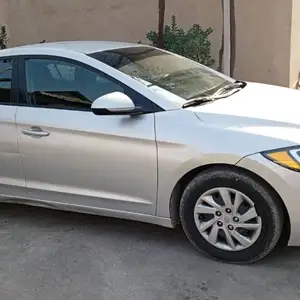 Hyundai Elantra, 2018