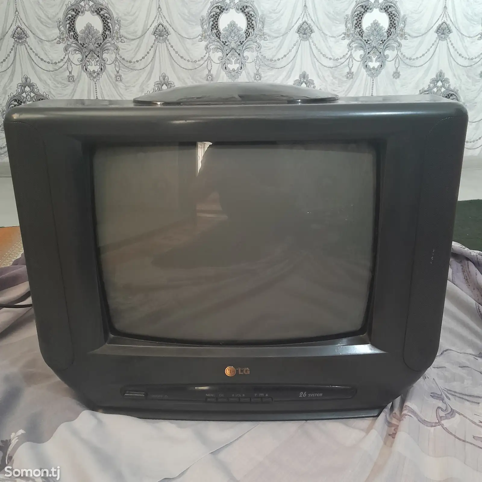 Телевизор LG-1