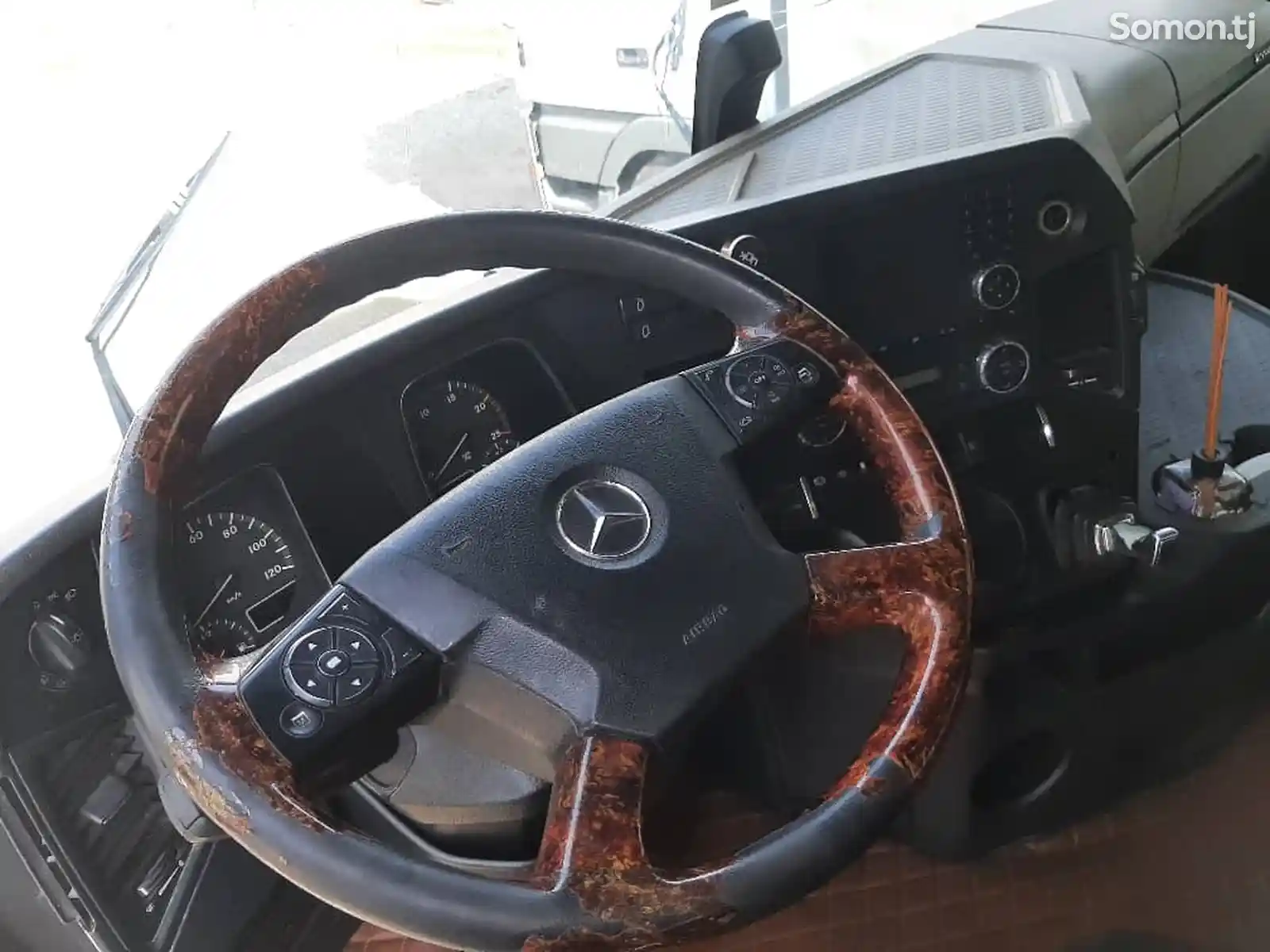 Бортовой грузовик Mercedes Actros, 2012-3