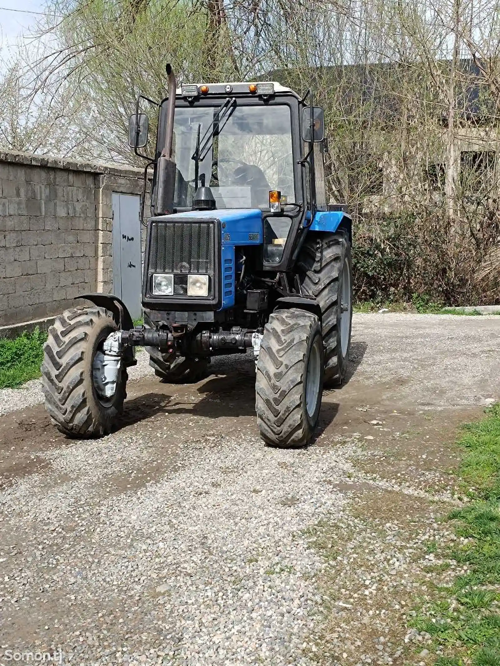 Трактор 1025-2