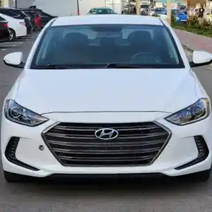 Лобовое стекло на Hyundai Elantra 2015-2017