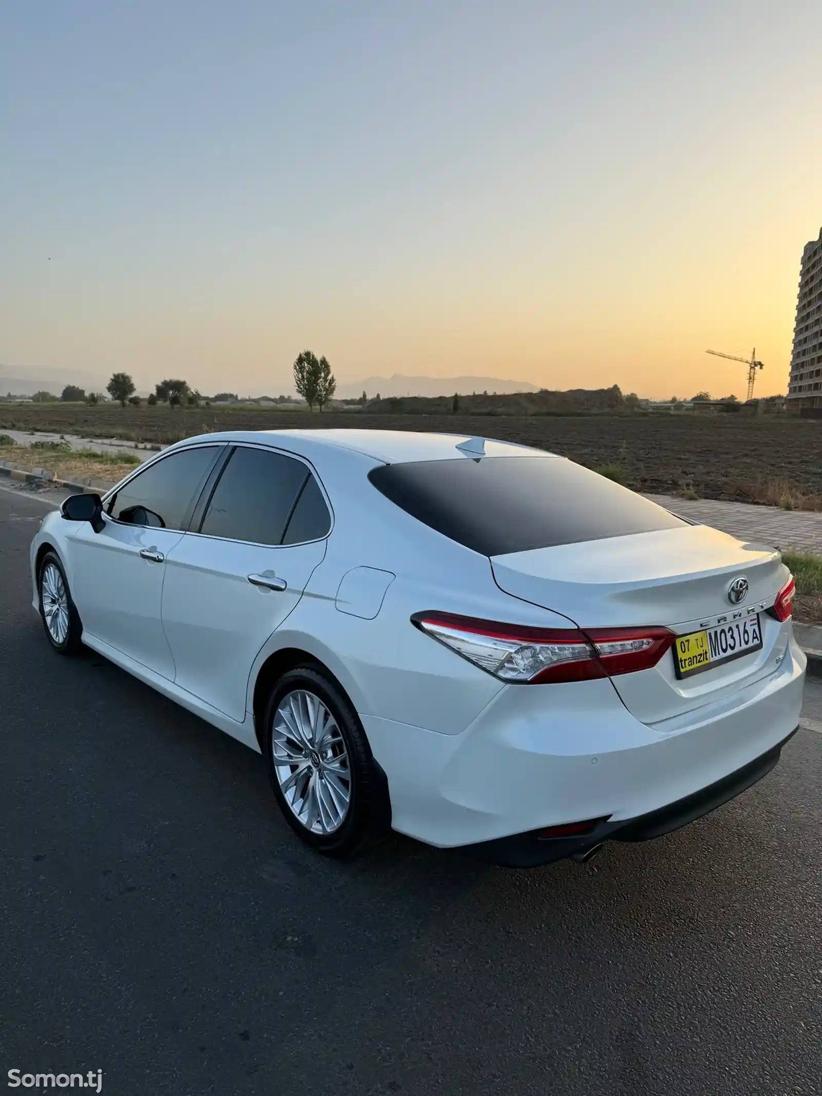 Toyota Camry, 2019-10