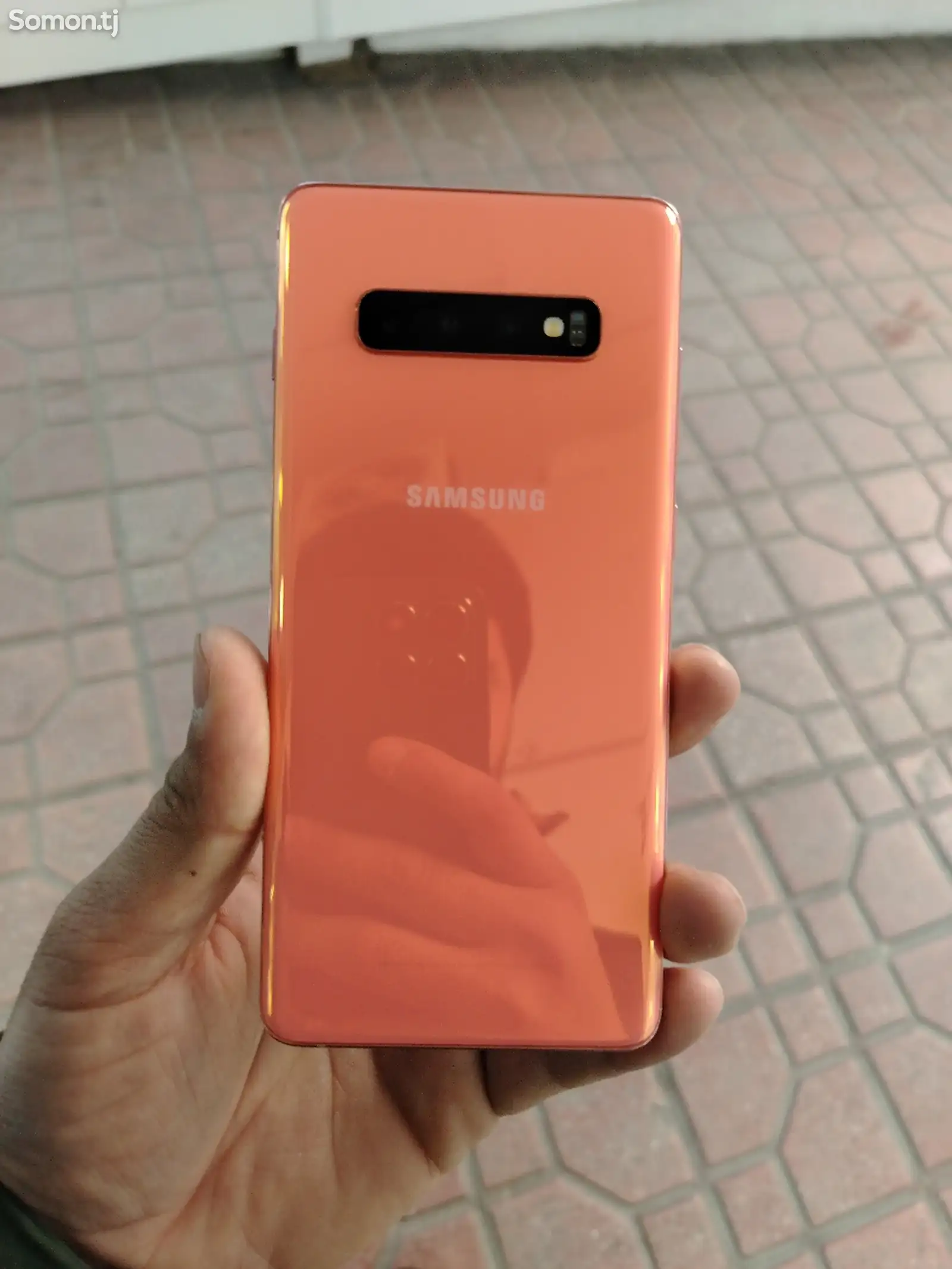 Samsung Galaxy S10 Plus-1