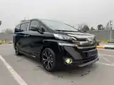 Toyota Vellfire, 2018-8