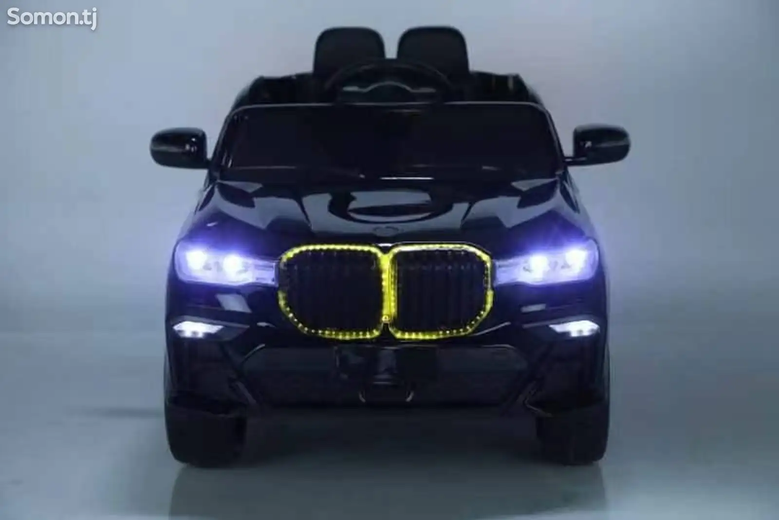 Машина BMW X8-1