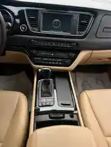 Kia Carnival, 2015-11