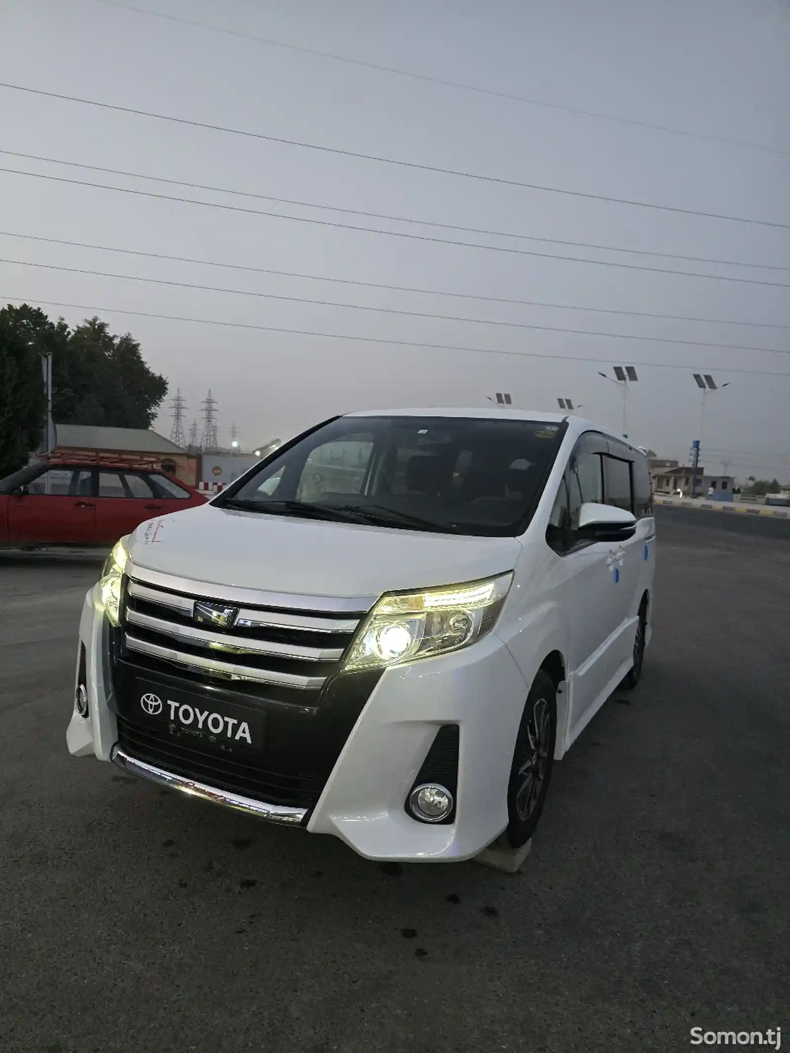 Toyota Voxy, 2014-12