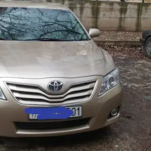 Toyota Camry, 2010