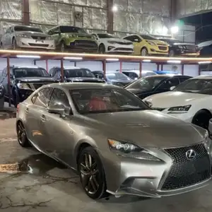 Lexus IS series, 2015