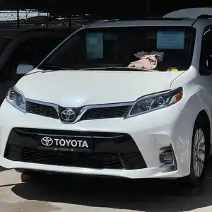 Toyota Sienna, 2015