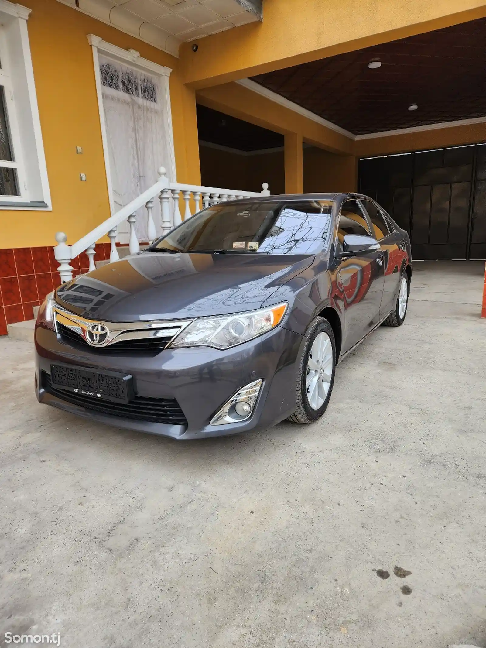 Toyota Camry, 2012-1