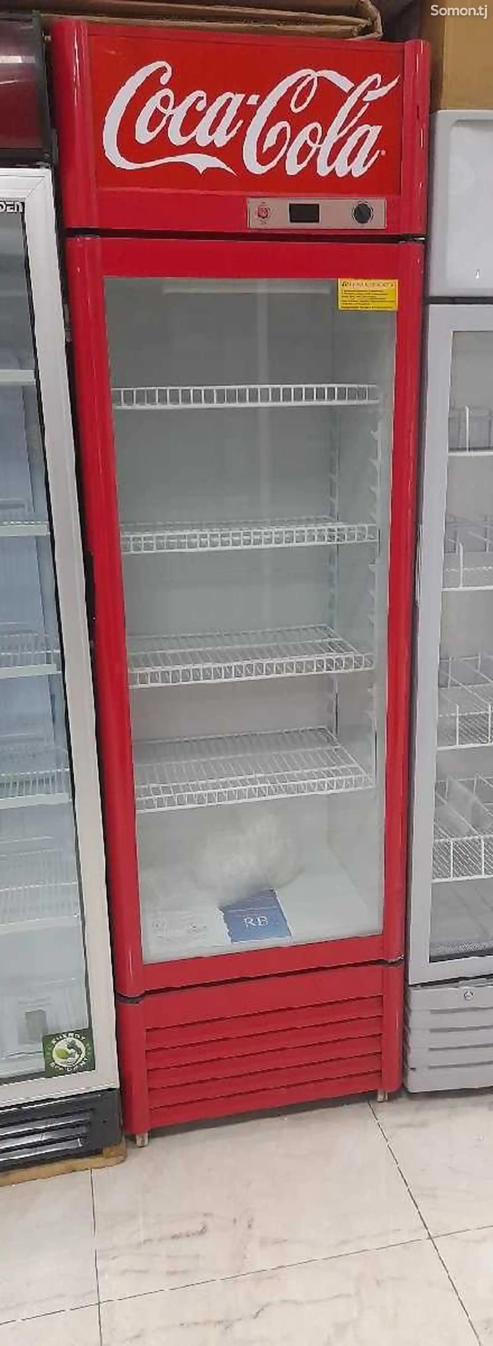 Витриний холодильник