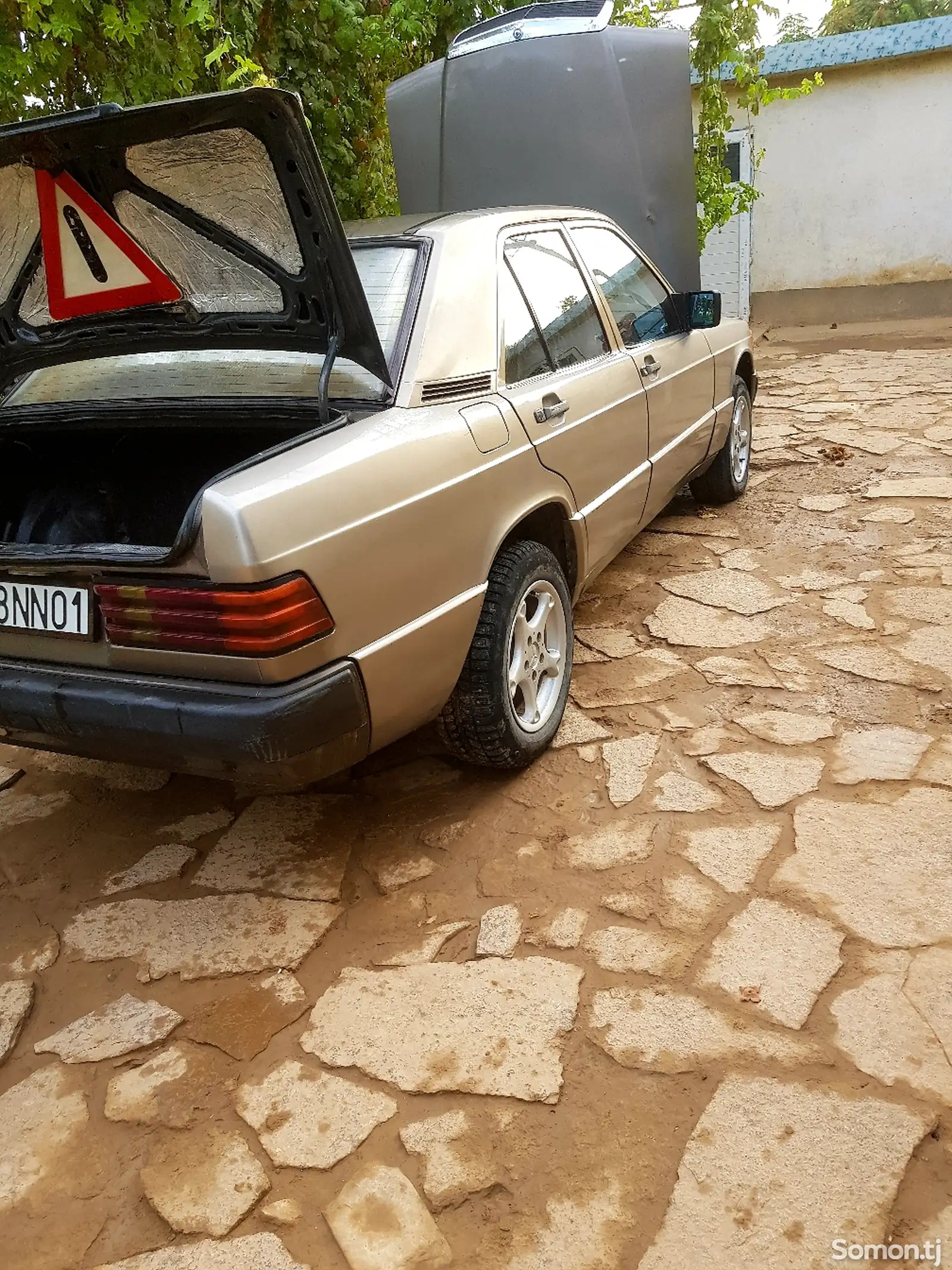 Mercedes-Benz W124, 1990-12