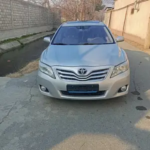 Toyota Camry, 2010