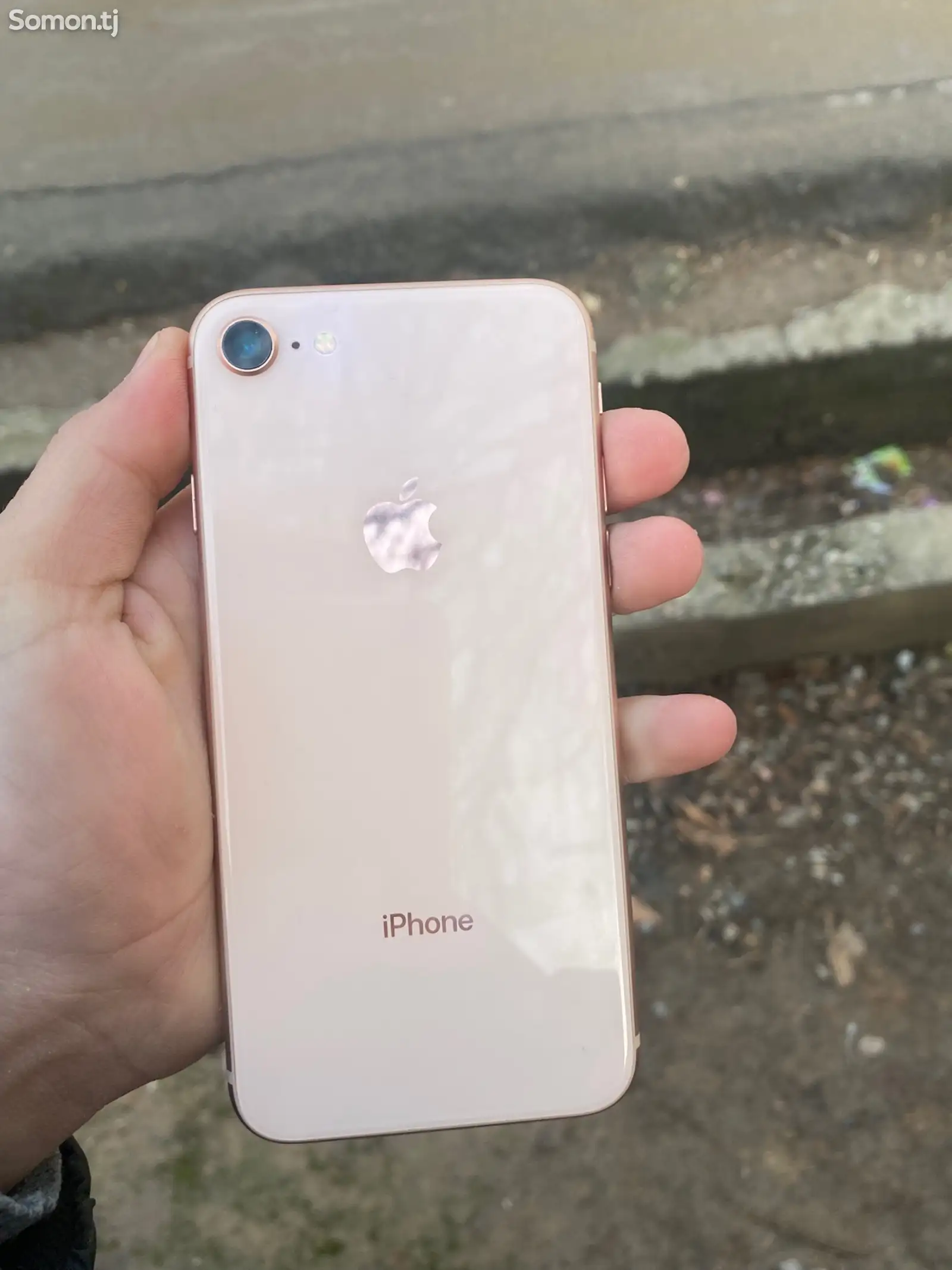 Apple iPhone 8, 64 gb, Gold-1