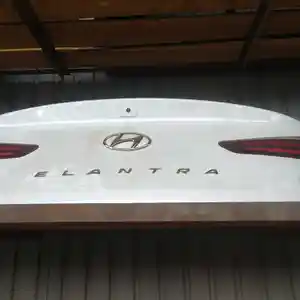 Крышка багажника Hyundai Elantra 2019