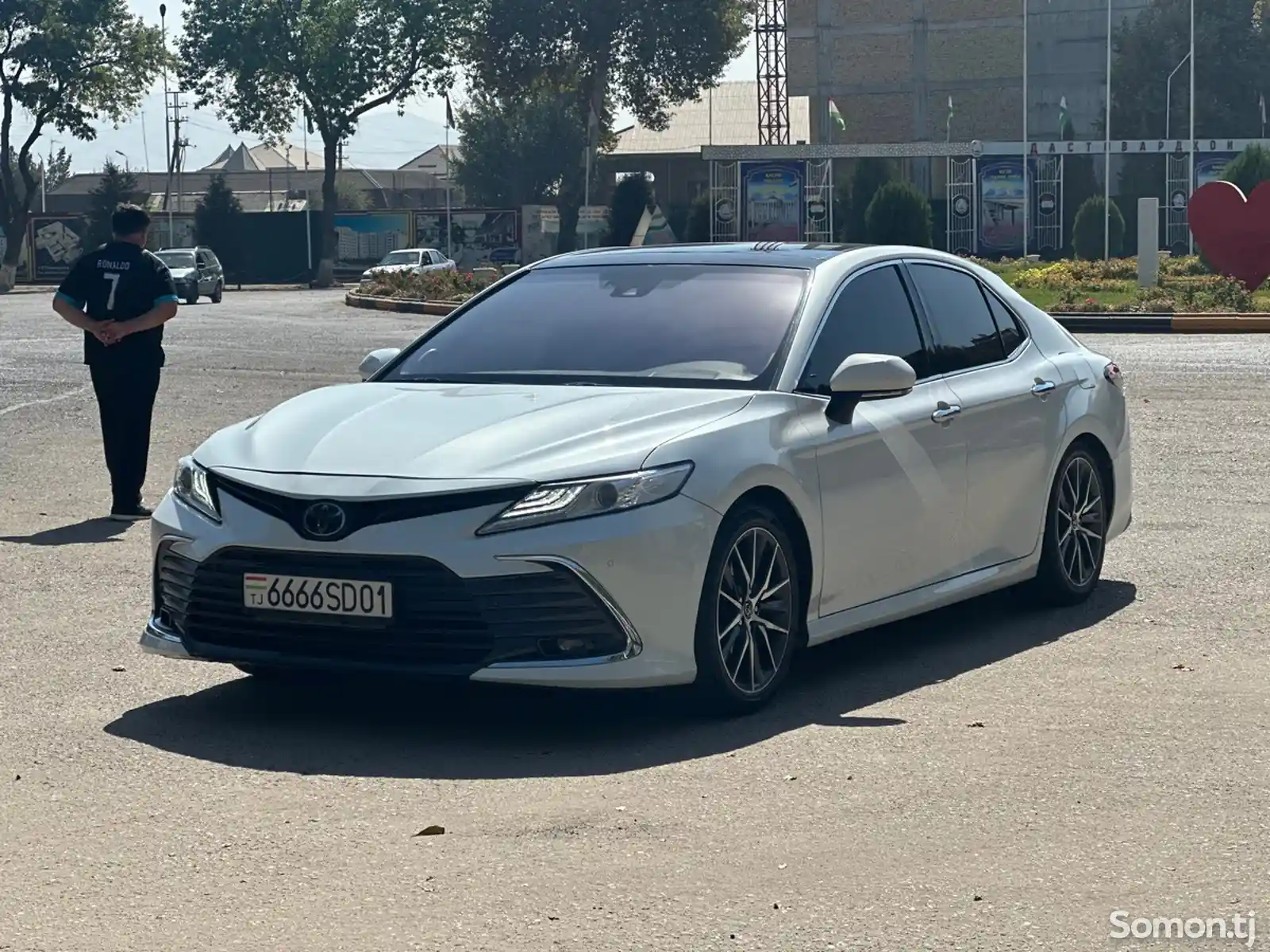 Toyota Camry, 2018-1