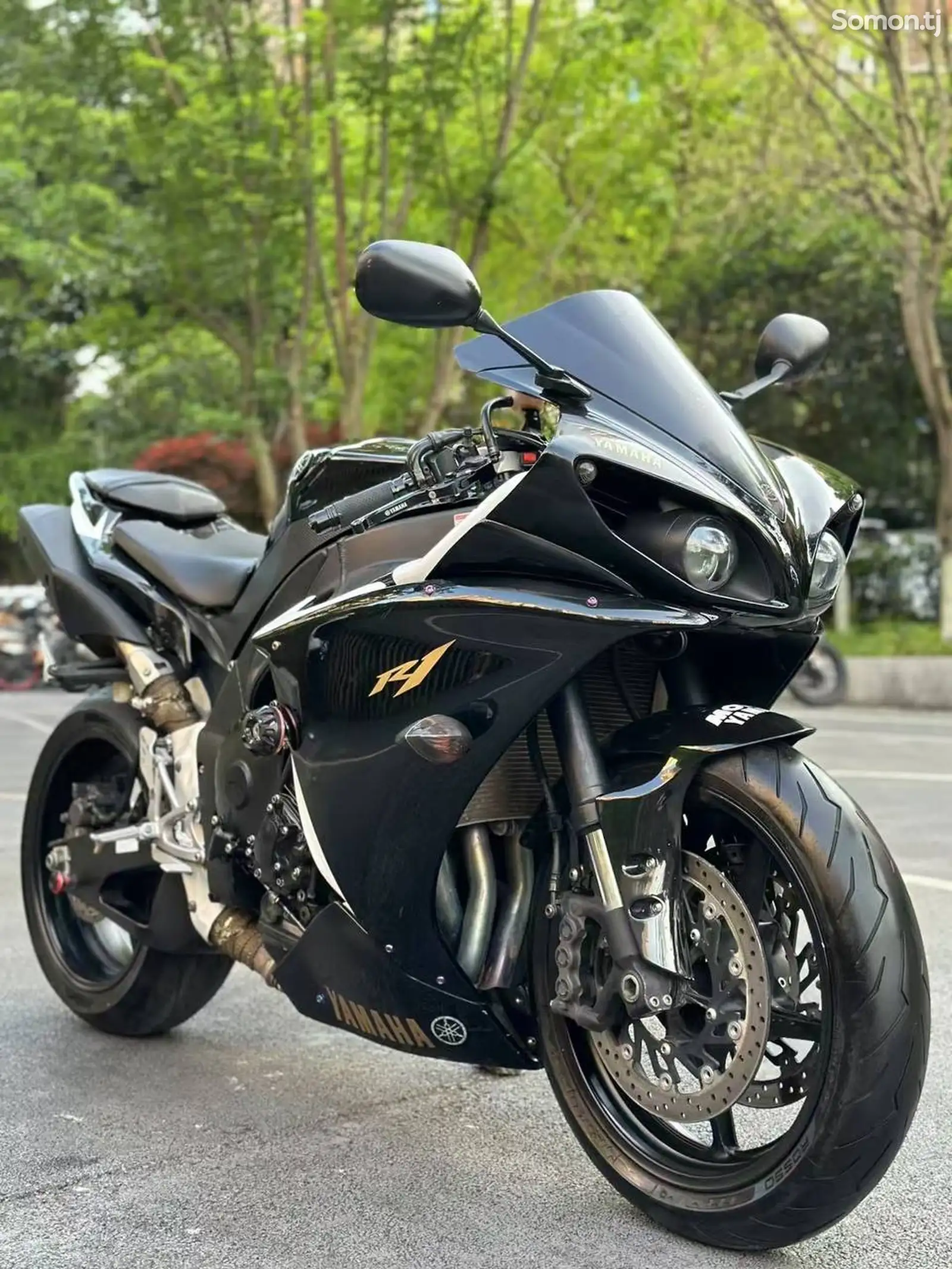 Мотоцикл Yamaha r1-1