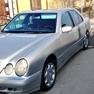 Mercedes-Benz E class, 2001