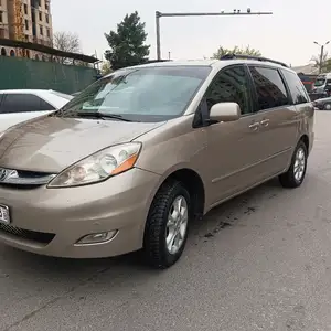 Toyota Sienna, 2006