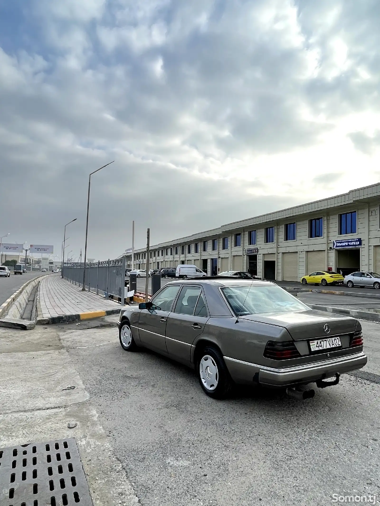 Mercedes-Benz W124, 1992-3